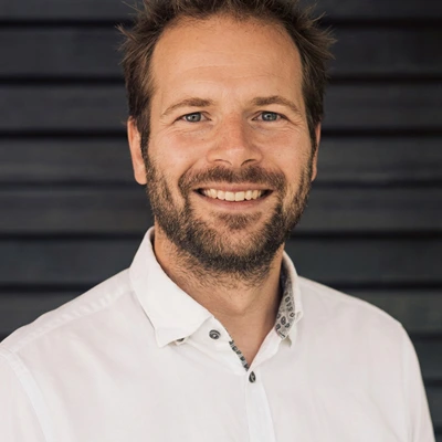 Prof. Winny Schlee